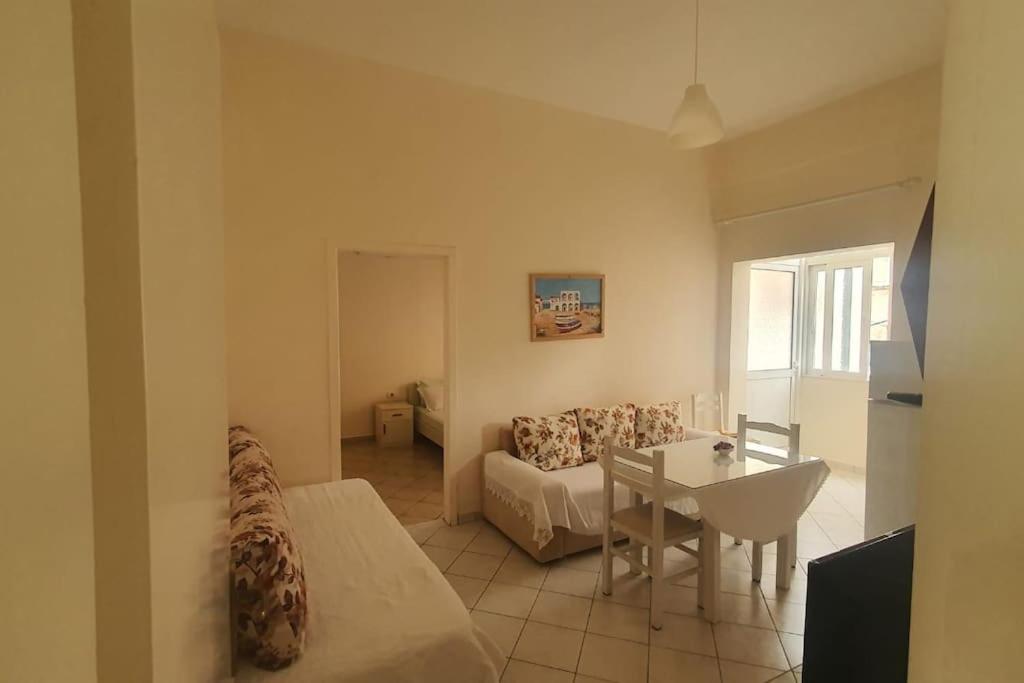 Rose'S Apartment Sarandë Exteriör bild